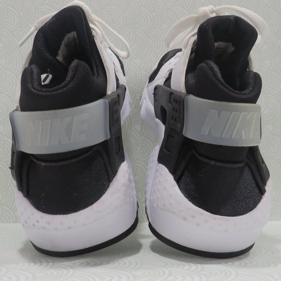 NIKE💥NIKE AIR HUARACHE BLACK AND WHITE💥 - Picture 6 of 10